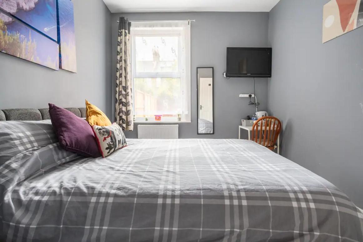 Hatton Homes - Thackeray Avenue * Londra